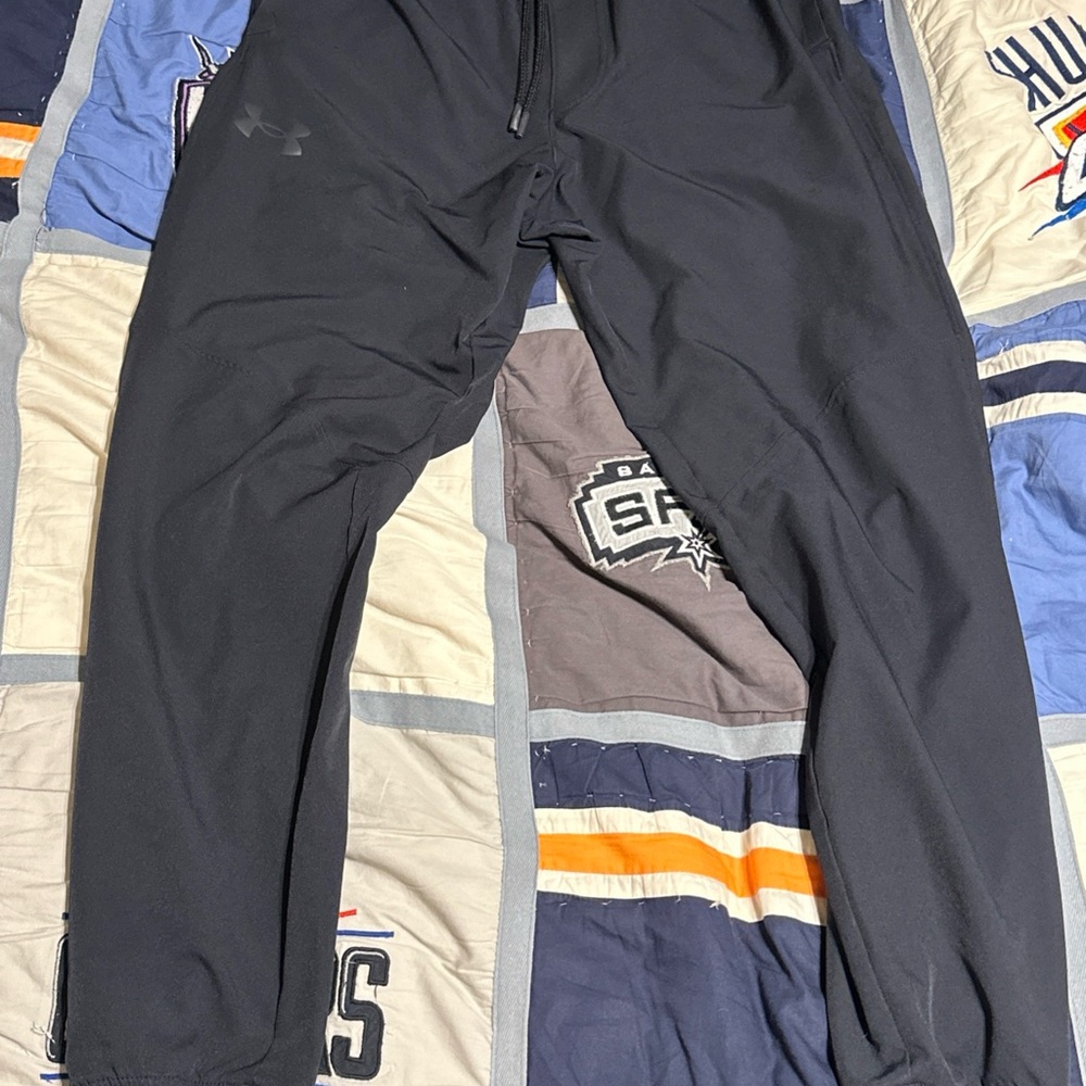 Under Armour Jet Black joggers men’s